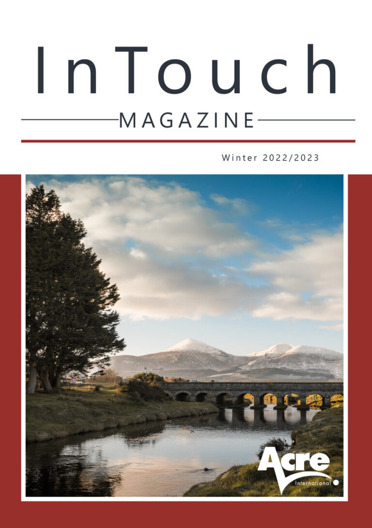 Portada de la revista In Touch, Invierno 2022