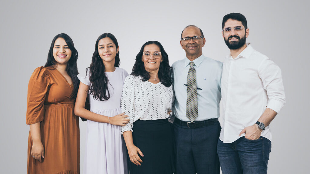 Pastor Iran & Socorro (familia)