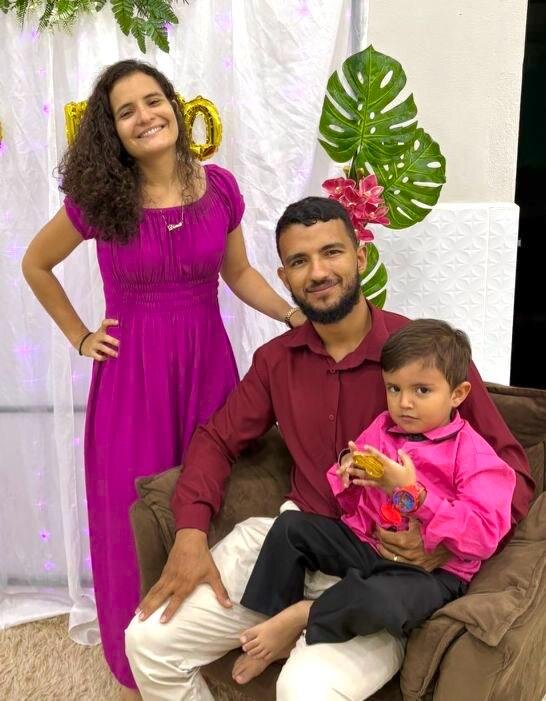 Pastor Lucas and his wife Madeleine with their son in Várzea